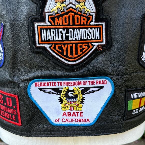 Genuine Leather Motorcycle Vest Sz 42 W/ Harley-Davidson POW Veteran Patches - Picture 6 of 14